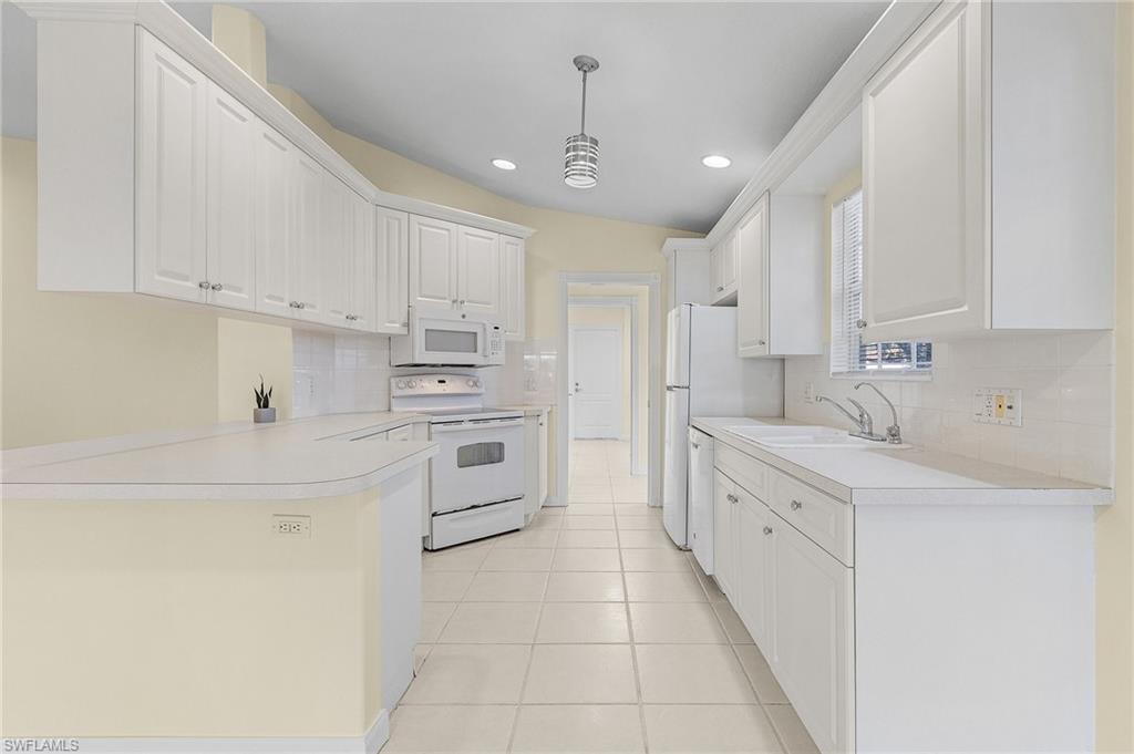 ISLAND WALK - Residential Lease