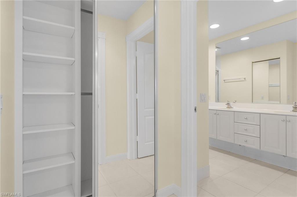 ISLAND WALK - Residential Lease