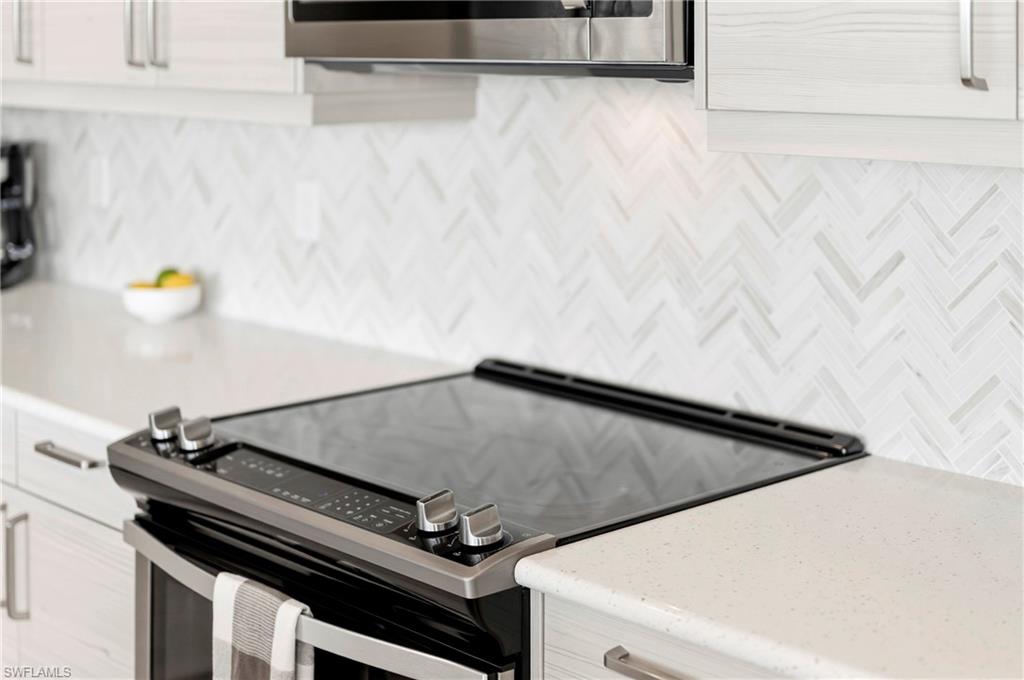 ELEVEN ELEVEN CENTRAL - Residential