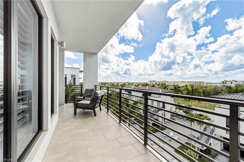 ELEVEN ELEVEN CENTRAL - Residential