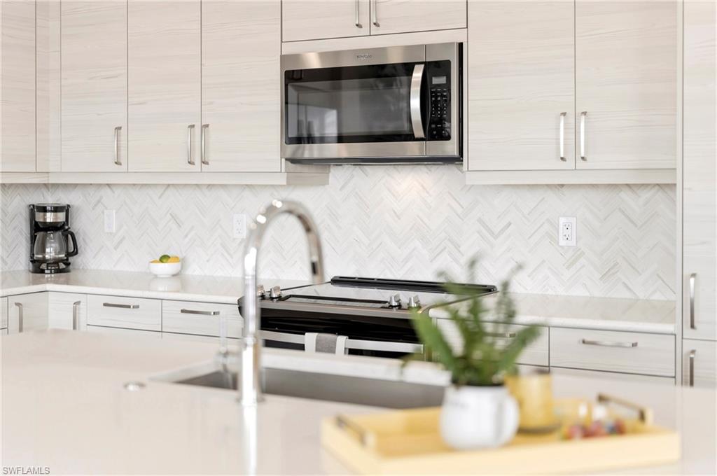 ELEVEN ELEVEN CENTRAL - Residential