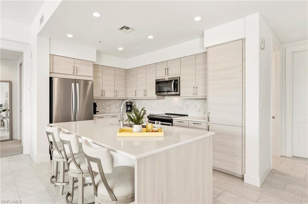 ELEVEN ELEVEN CENTRAL - Residential