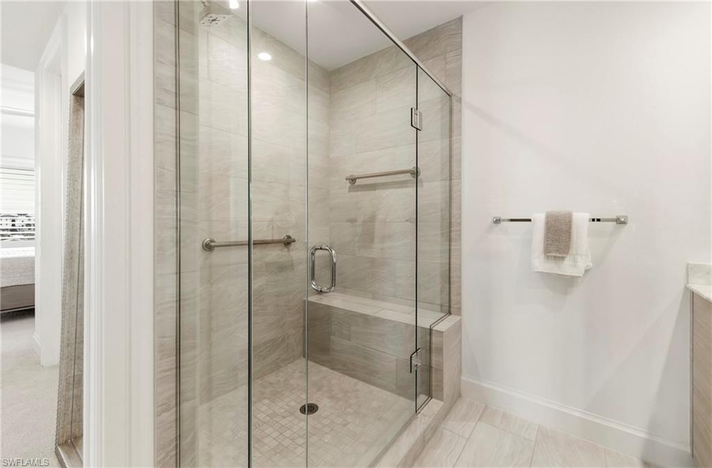 ELEVEN ELEVEN CENTRAL - Residential