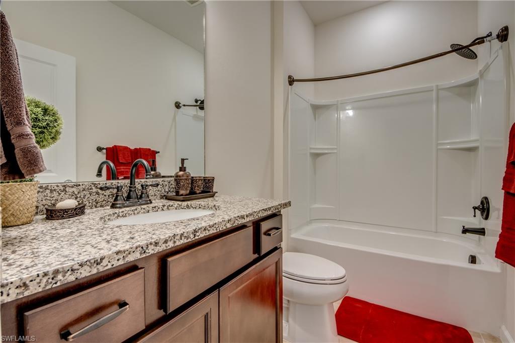 HAMPTON LAKES - Residential