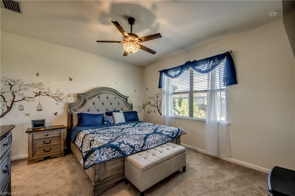 HAMPTON LAKES - Residential