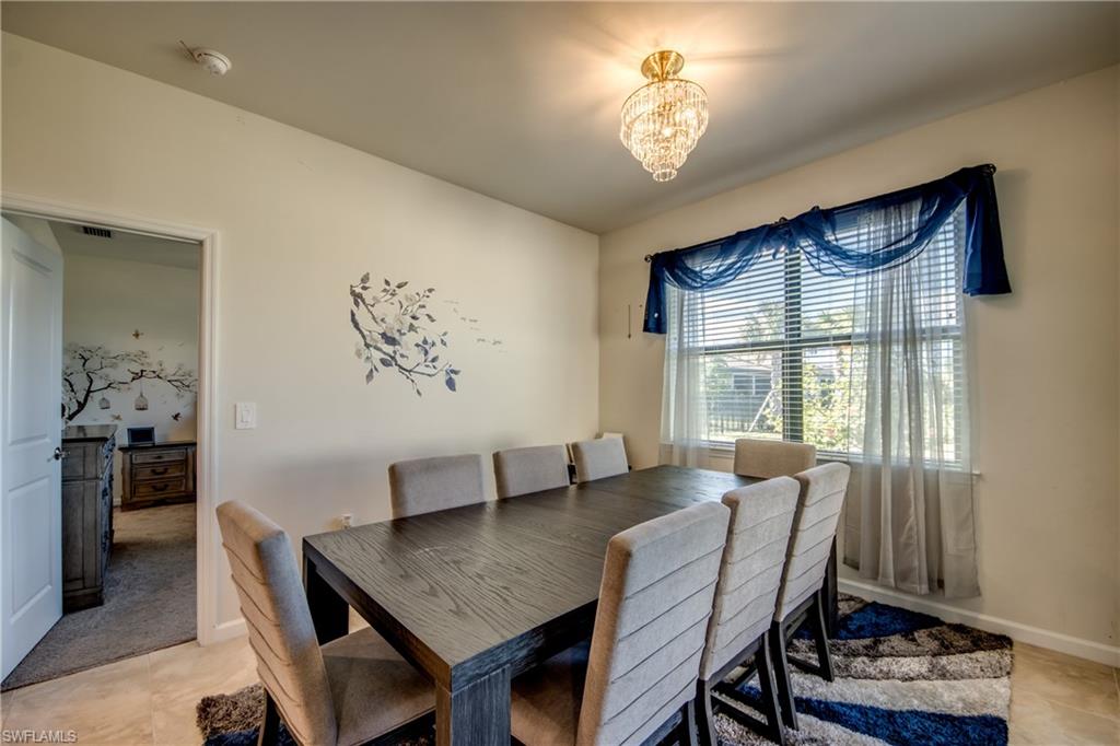 HAMPTON LAKES - Residential