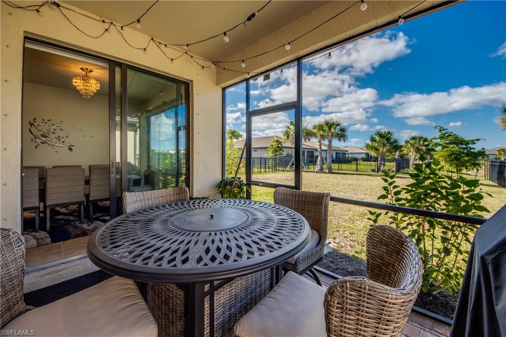 HAMPTON LAKES - Residential