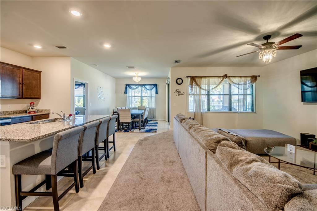 HAMPTON LAKES - Residential