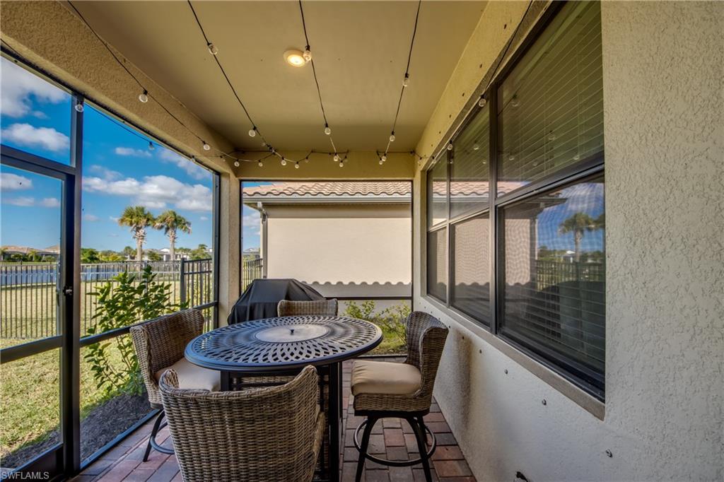 HAMPTON LAKES - Residential