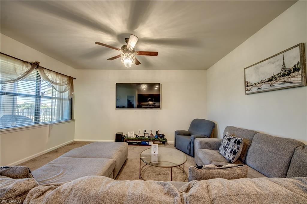 HAMPTON LAKES - Residential