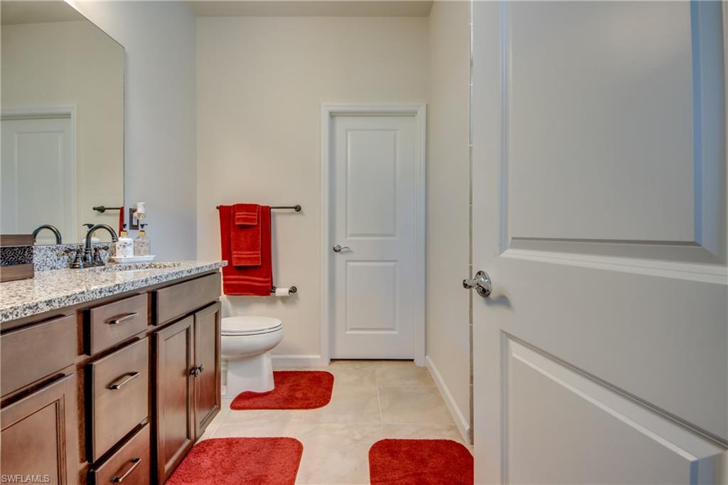 HAMPTON LAKES - Residential