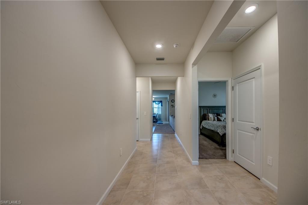 HAMPTON LAKES - Residential