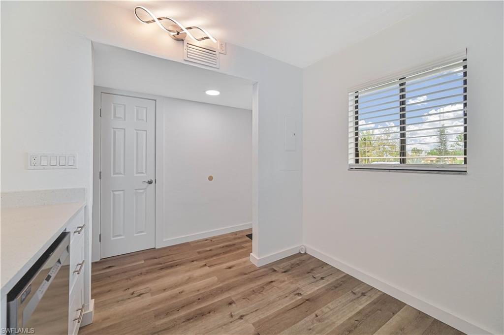 BAY POINTE YACHT & RACQUET CLUB - Residential