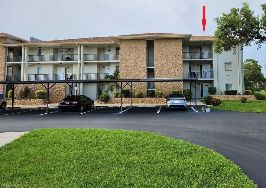 The Carlton House of Barkeley Square is a 3rd floor, end unit ready to move in. Take the elevator to see all the improvements including: Brand new AC, carpet, ceiling fans, paint throughout, stainless appliances and hot water tank. Spacious kitchen with lots of cabinets and a breakfast bar.