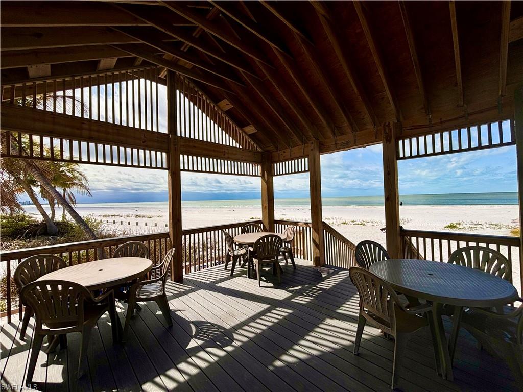 GULF ISLAND MANOR - Land