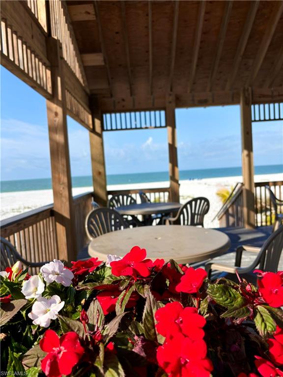 GULF ISLAND MANOR - Land