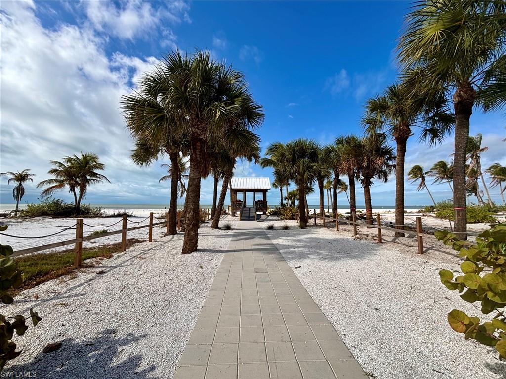 GULF ISLAND MANOR - Land