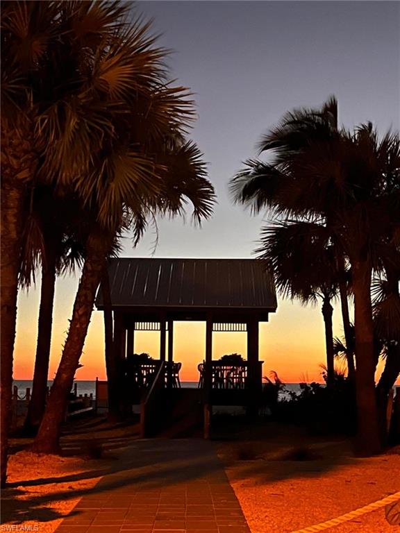 GULF ISLAND MANOR - Land