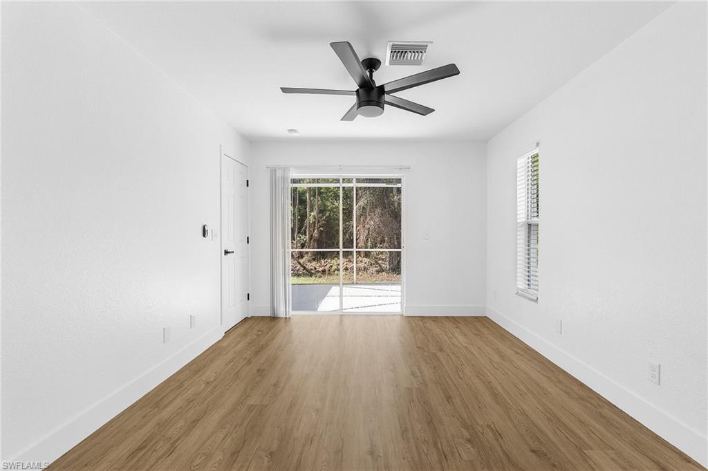 SAN CARLOS PARK - Residential