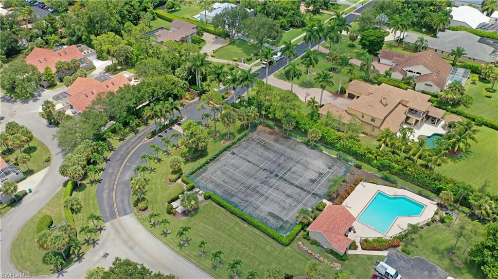 QUAIL WOODS COURTYARDS - Residential