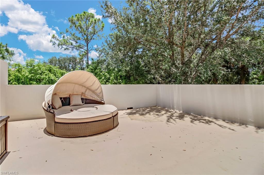 QUAIL WOODS COURTYARDS - Residential