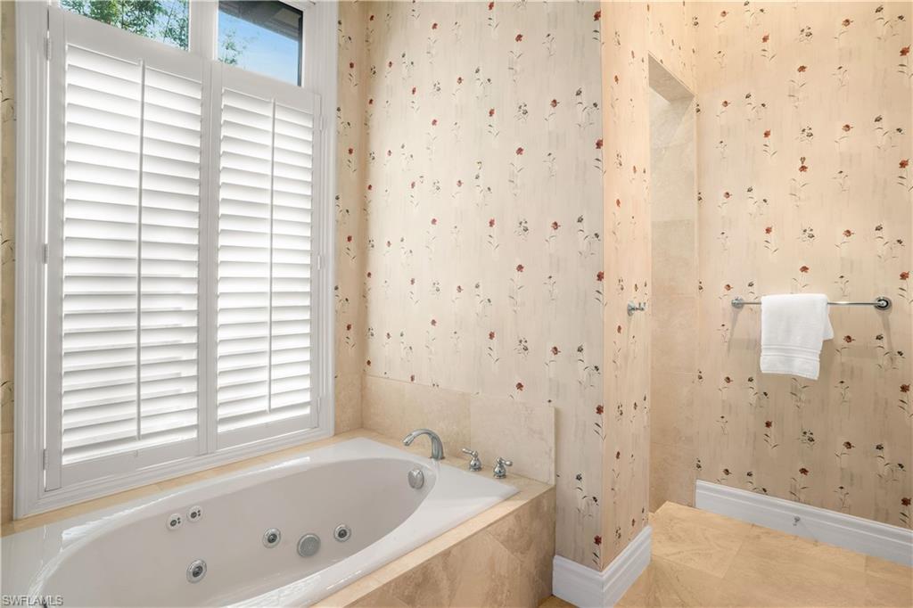 AQUALANE SHORES - Residential