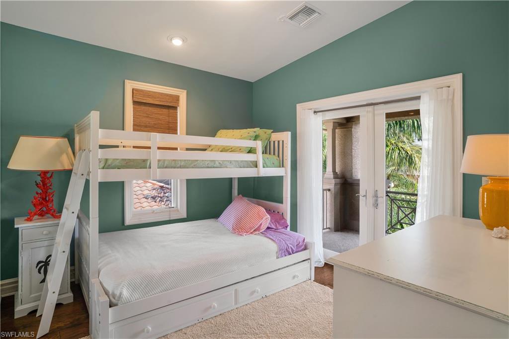 AQUALANE SHORES - Residential