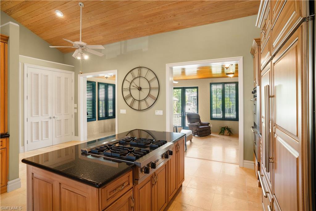 AQUALANE SHORES - Residential