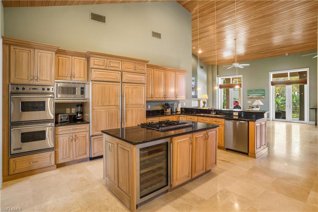 AQUALANE SHORES - Residential