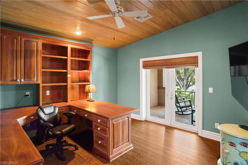 AQUALANE SHORES - Residential