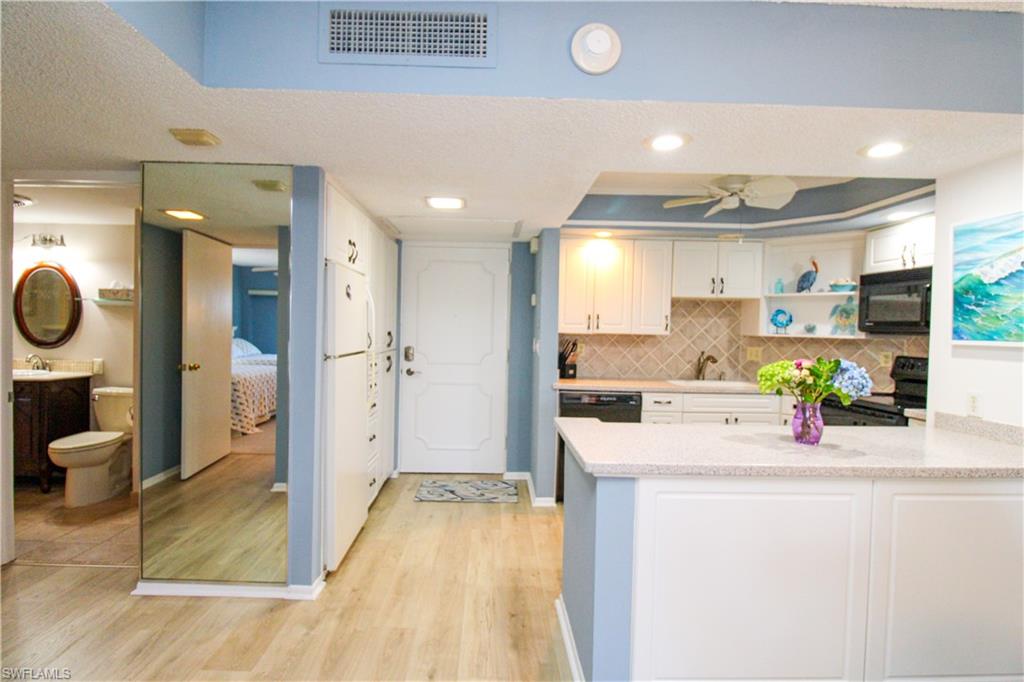 VANDERBILT TOWERS - Residential Lease