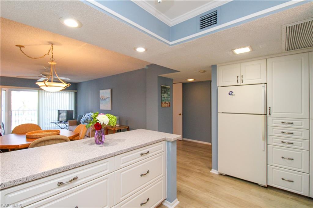 VANDERBILT TOWERS - Residential Lease