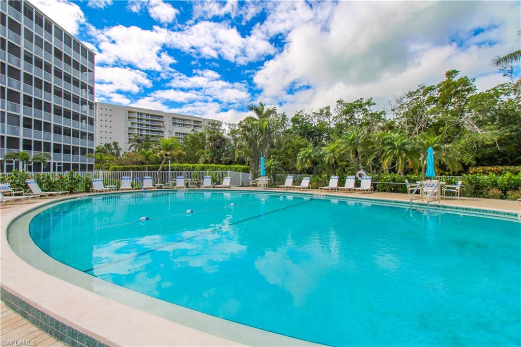 VANDERBILT TOWERS - Residential Lease