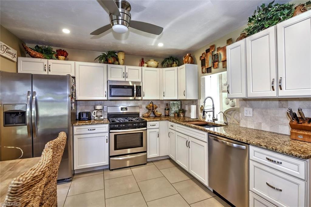 SAN CARLOS PARK - Residential