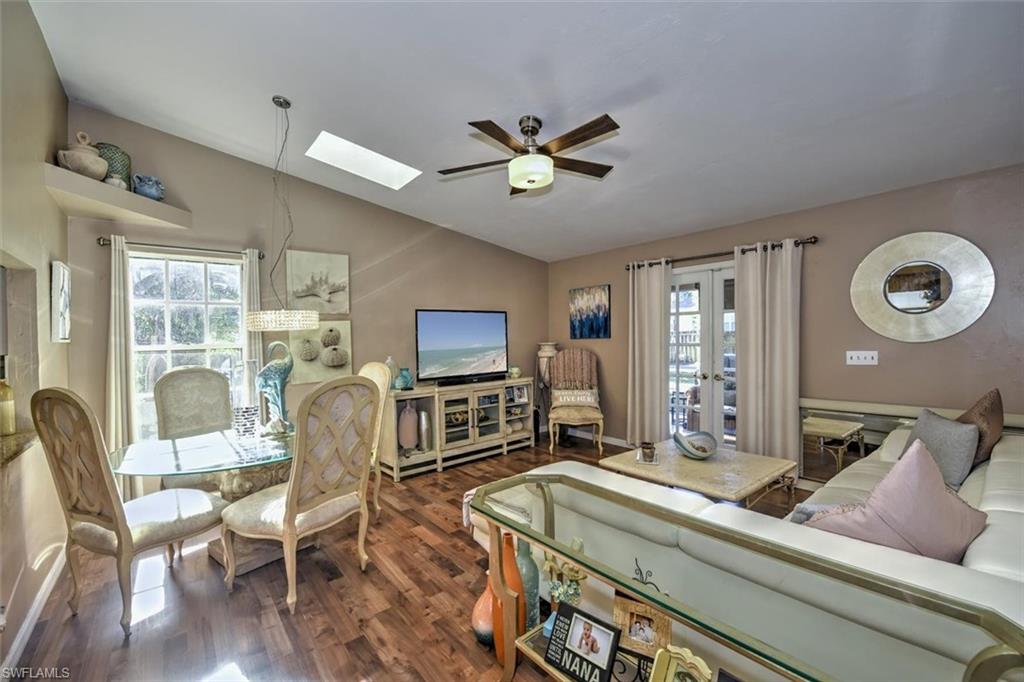 SAN CARLOS PARK - Residential