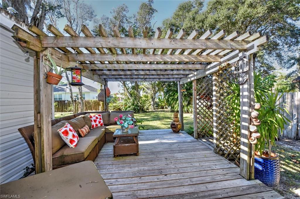 SAN CARLOS PARK - Residential