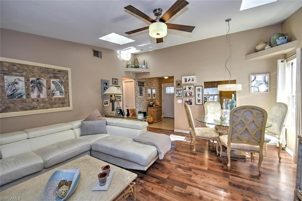 SAN CARLOS PARK - Residential