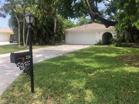 Photo of 224 Pine Valley CIR, NAPLES, FL 34113 (MLS # 226026283)