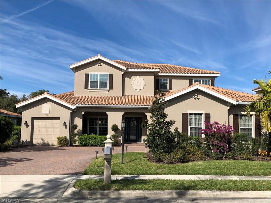 MOTIVATED SELLERS, BRING BEST OFFERS.Come discover the charm of Old Ft Myers at McGregor Reserve! Contemporary Fort Myers Executive Home 5BR plus den,4.5BA with the finest upgrades.25-foot entry,10-14 foot coffered ceilings,crown molding,and custom lighting.Upon entry the double doors,the magnificence of the home will capture you with its open floor plan & vistas to the swimming pool and tropical vegetation.The well-planned custom kitchen with 42"espresso cabinetry,large 12' island,stainless hood,upgraded granite,french door refrigerator,cook top,double ovens,separate wine bar and large kitchen eating area.This will please your inner chef! The home features 12x24 gorgeous tile floors in the living areas,private family theater room(5th bedroom)w/full bath, first floor spacious master suite with extra large walk-in closet and gorgeous master bathroom,generous laundry room with built in cabinetry.Expansive outdoor living space with large pool, pool bath and paver decking.The 3-car garage has maximum storage benefits.Well irrigation.Affordable HOA fees! Close to downtown Fort Myers, entertainment, dining, great schools,and the white sandy beaches.COME LIVE THE FLORIDA LIFESTYLE TODAY.