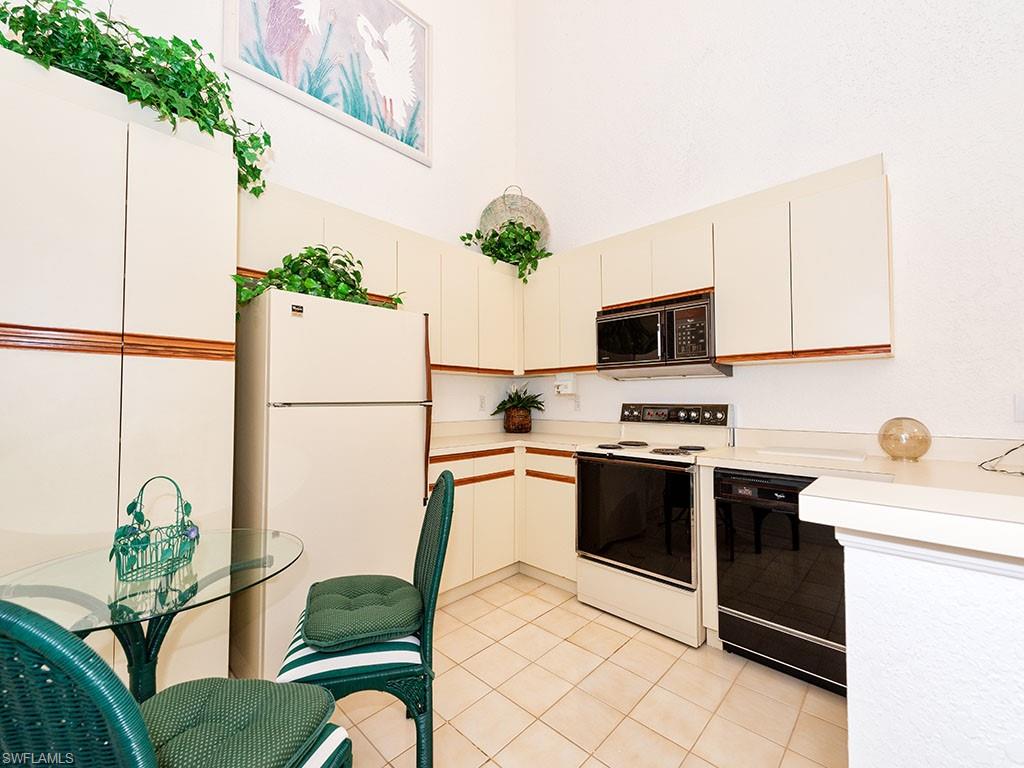 EMERALD WOODS - Residential