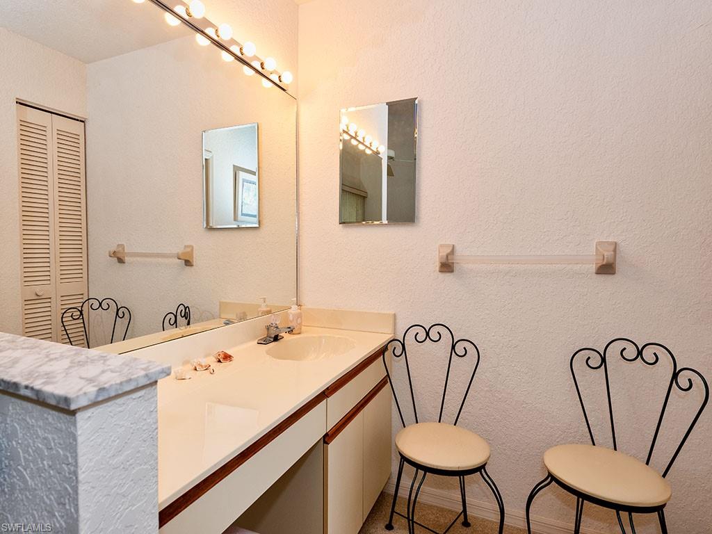 EMERALD WOODS - Residential