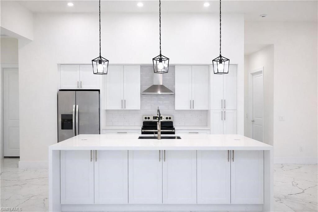 CAPE CORAL - Residential