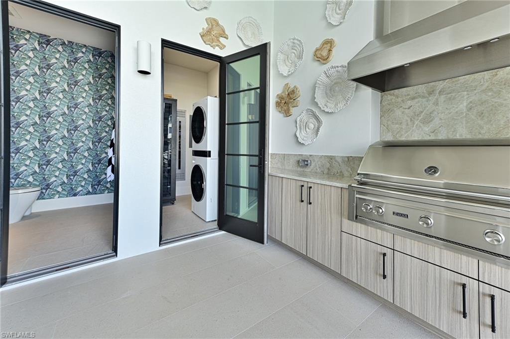 BAREFOOT BEACH - Residential