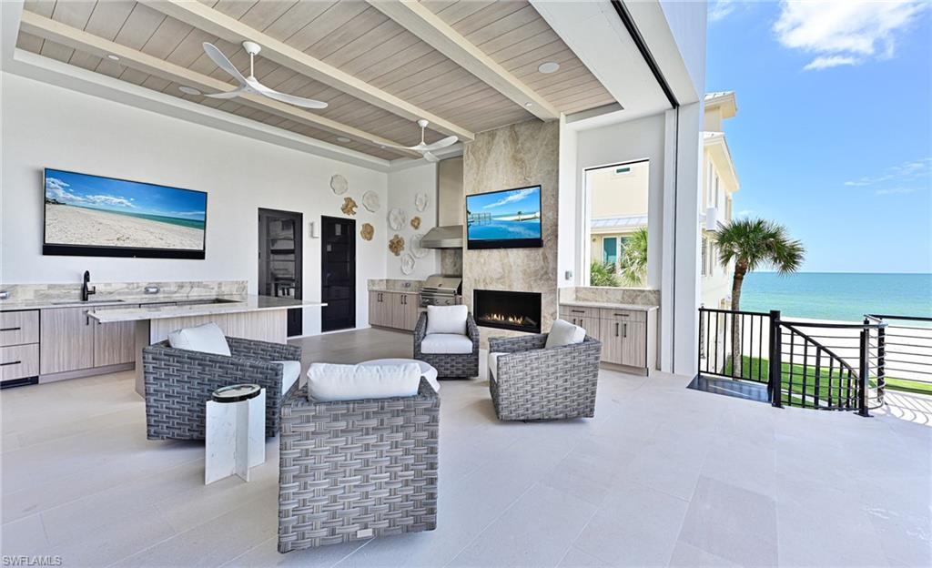 BAREFOOT BEACH - Residential