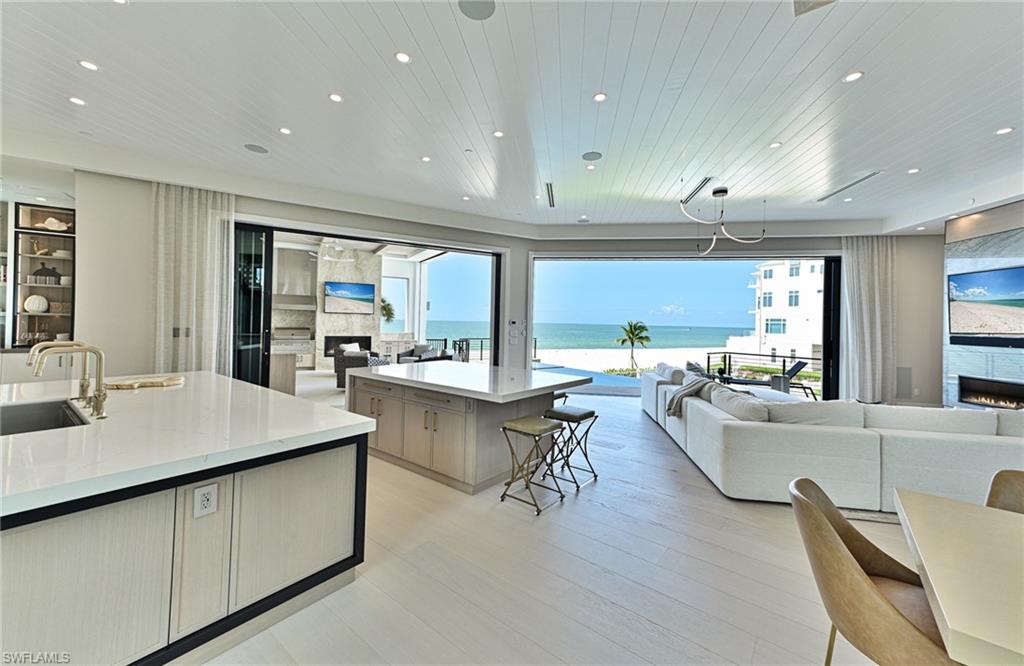 BAREFOOT BEACH - Residential