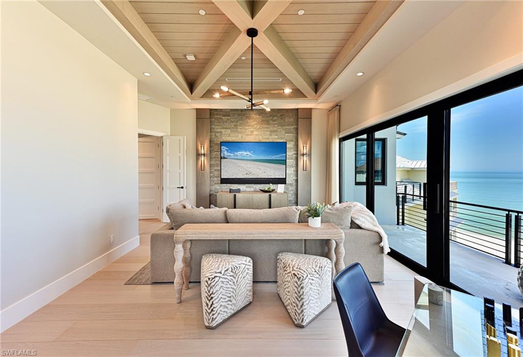 BAREFOOT BEACH - Residential