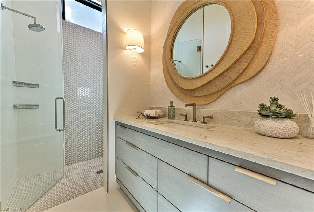 BAREFOOT BEACH - Residential