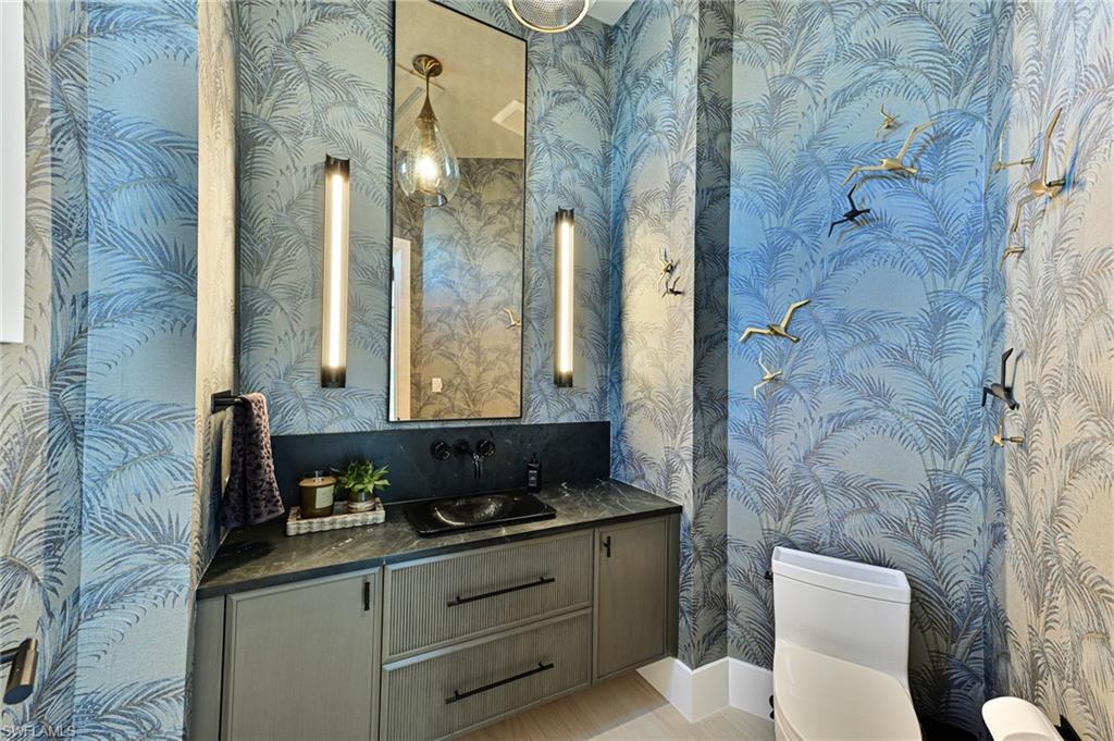 BAREFOOT BEACH - Residential