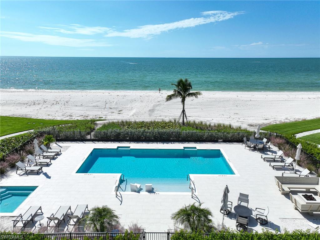 BAREFOOT BEACH - Residential