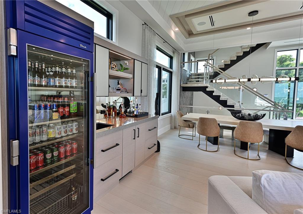 BAREFOOT BEACH - Residential